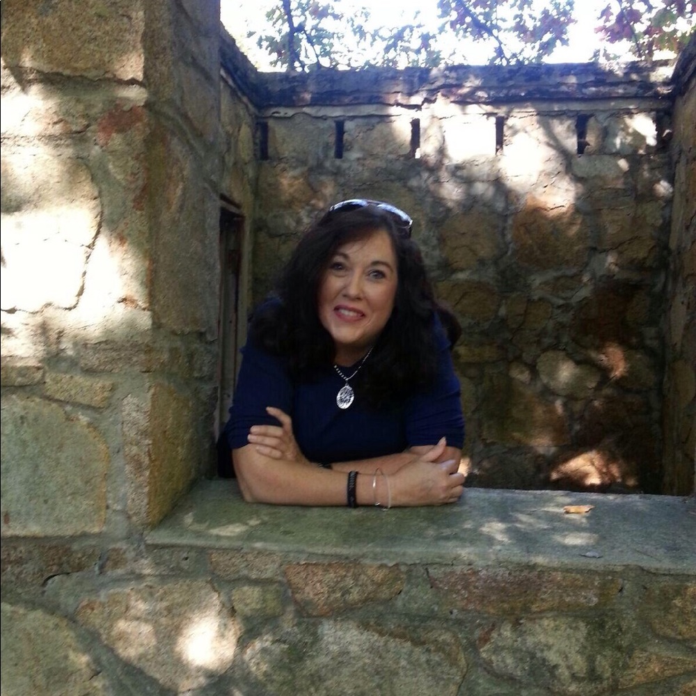 Meet your Posher, Jennifer